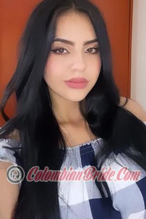204339 - Laura Age: 26 - Colombia