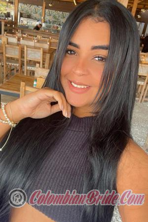 226398 - Yislaine Age: 34 - Colombia