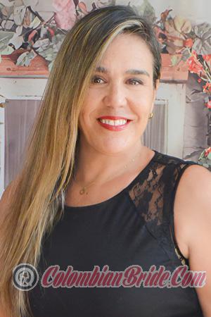 226420 - Lenka Age: 55 - Peru