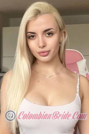 227347 - Daryna Age: 22 - Ukraine