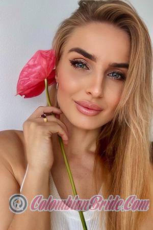 227462 - Viktoriia Age: 39 - Ukraine