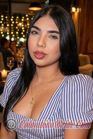 227797 - Estefani Age: 25 - Colombia