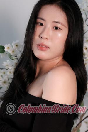 228151 - Pham Nhu Tram Age: 25 - Vietnam
