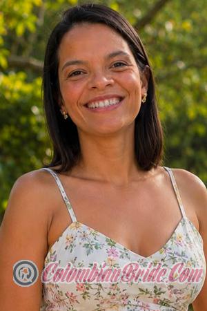 228891 - Yessica Age: 38 - Colombia