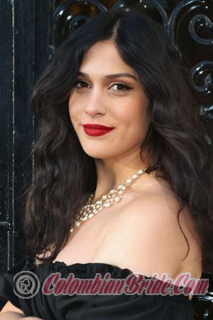 229074 - Emilia Age: 26 - Argentina